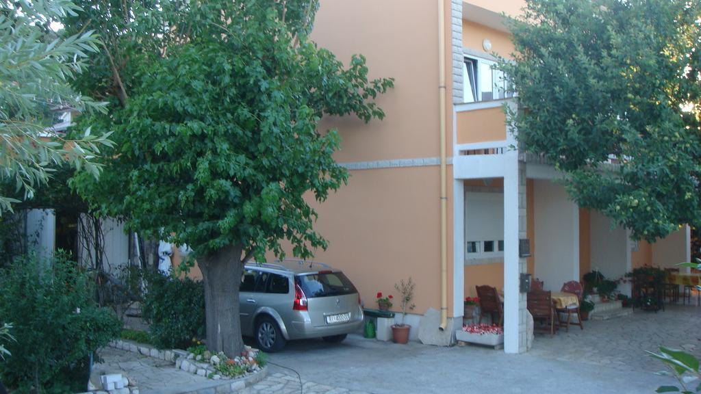 Apartments Valentino Supetarska Draga Dış mekan fotoğraf
